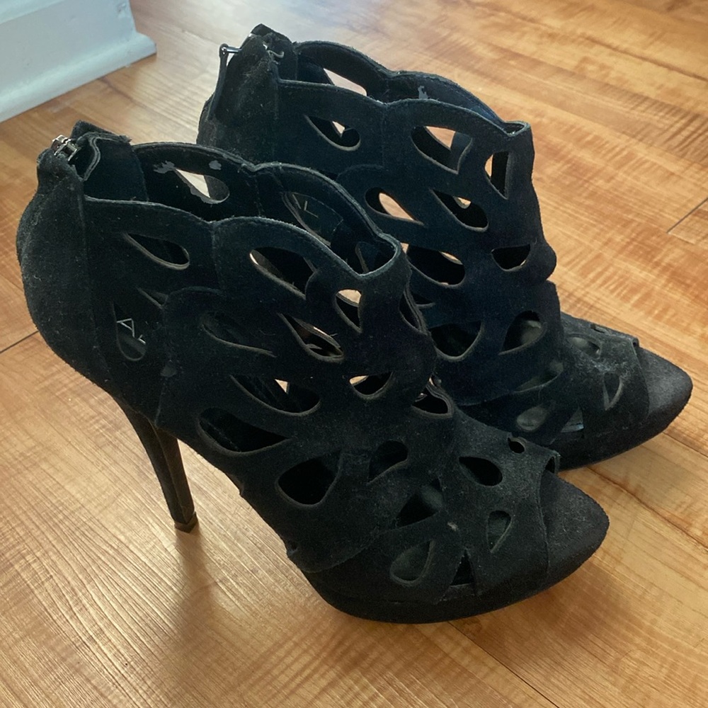 Aldo size 39/8.5 black high heels